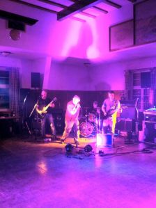 471257_318112364910527_612241455_o