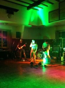 478536_350869418301488_1005049306_o